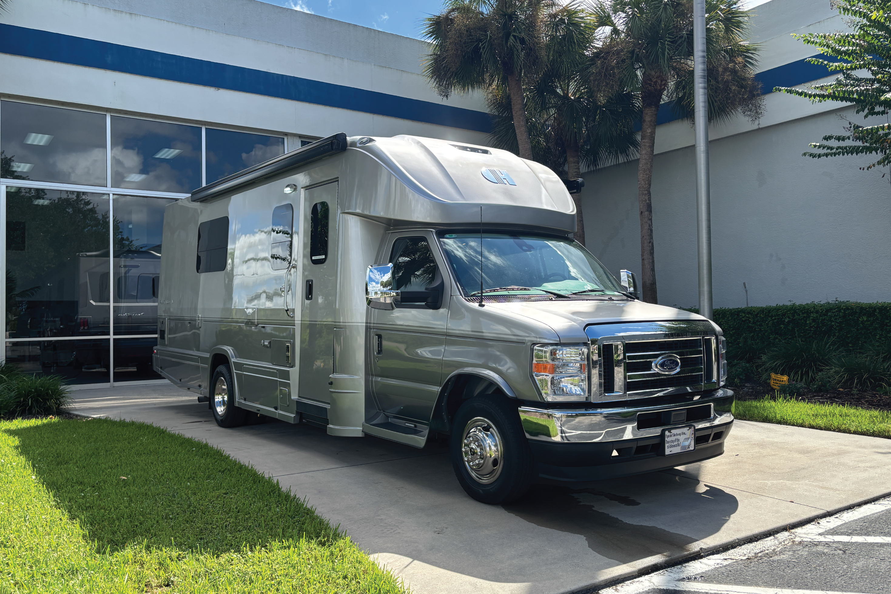 Used 2024 Platinum IV 261-IV ST